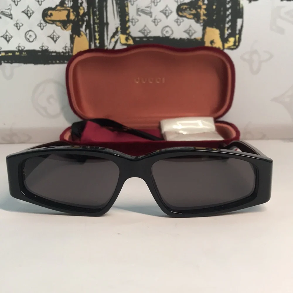 New Authentic Gucci Black Sunglasses GG0705s 001